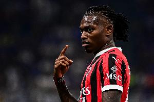 bwin必赢-无大碍！记者：莱奥感到小腿肌肉僵硬，将于未来几天接受评估