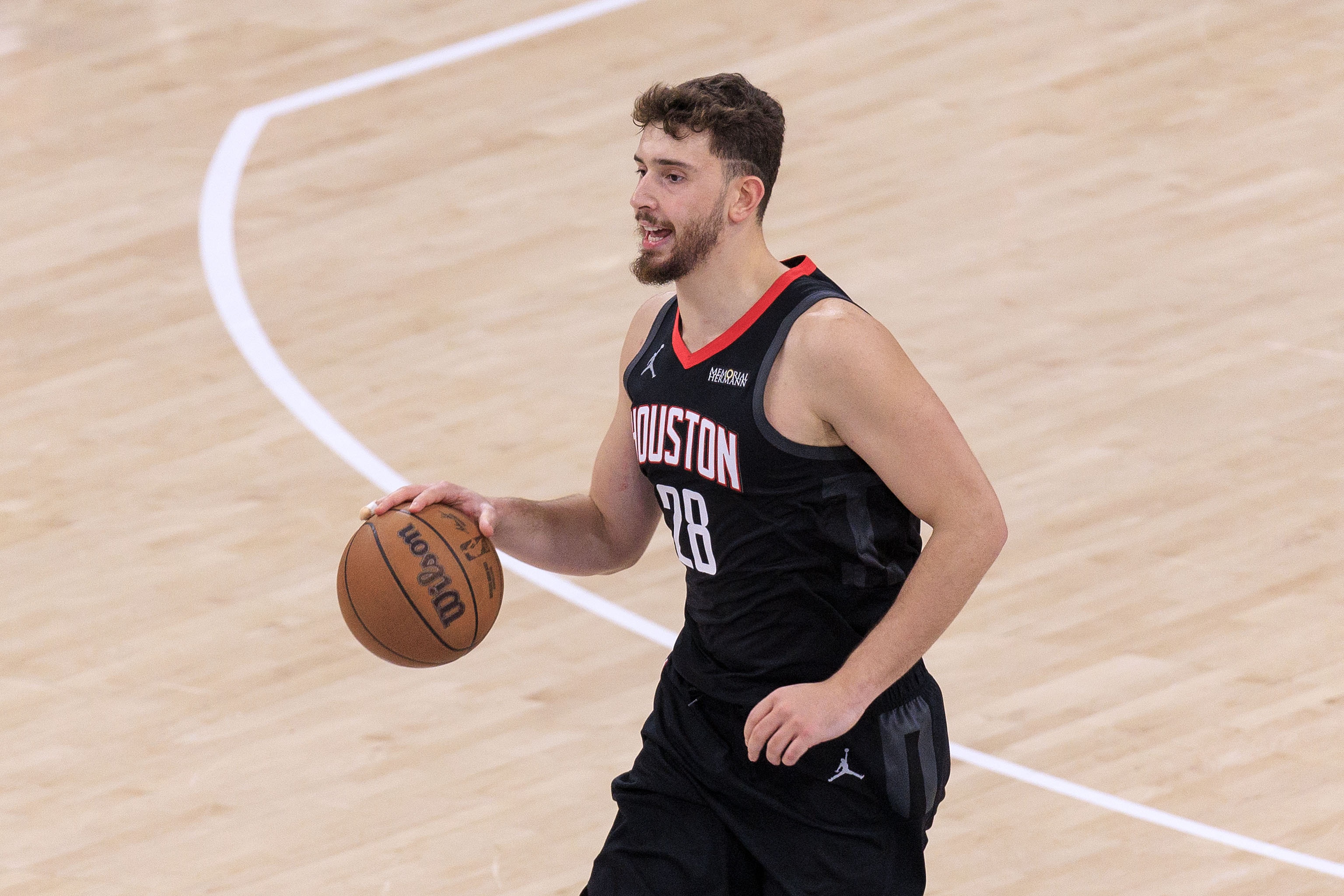 bwin必赢-乌度卡：我们有好几次都倒在地板上抢球 这场面有一阵子没见到了